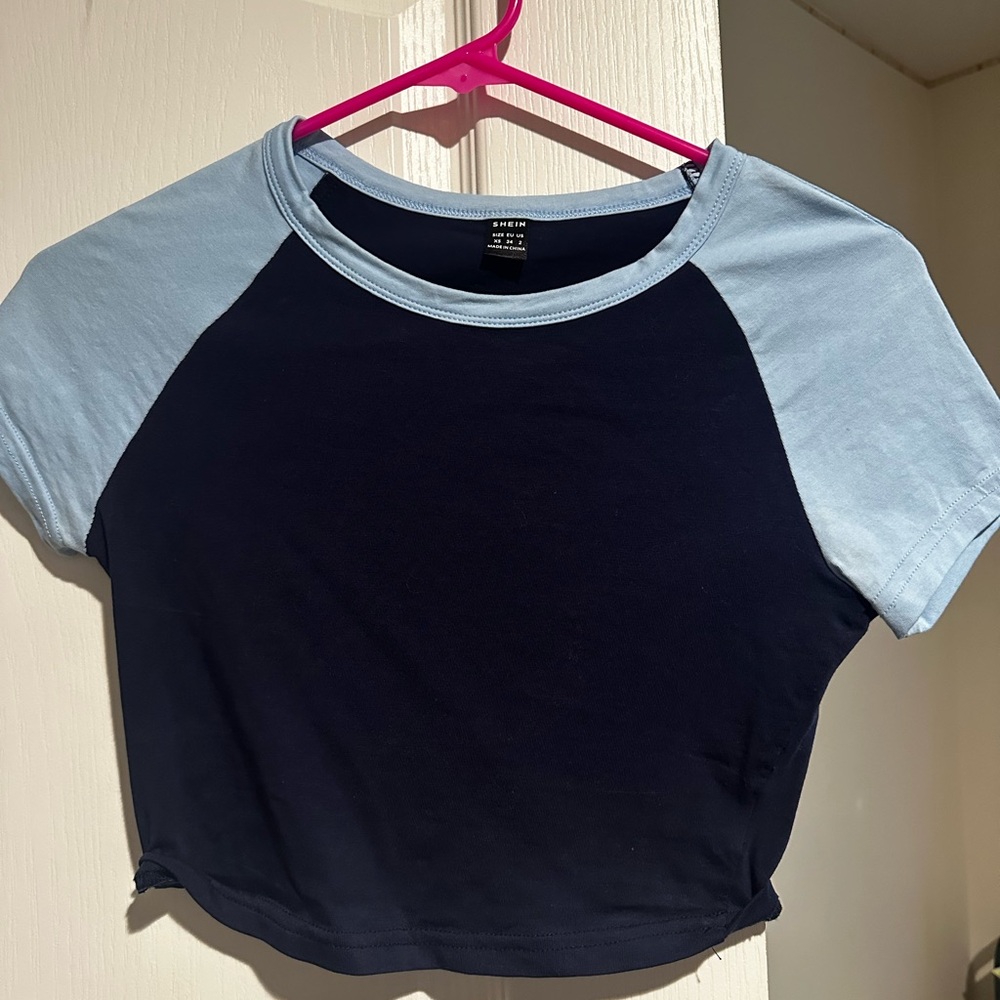 Forever 21 Blue and Black Raglan Crop Top Fitted